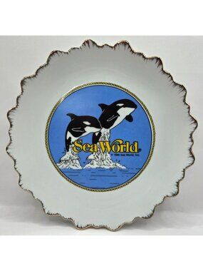 Vtg 1986 Sea World Decorative Plate Shamu Orca Design Scalloped Gold Trim Edge